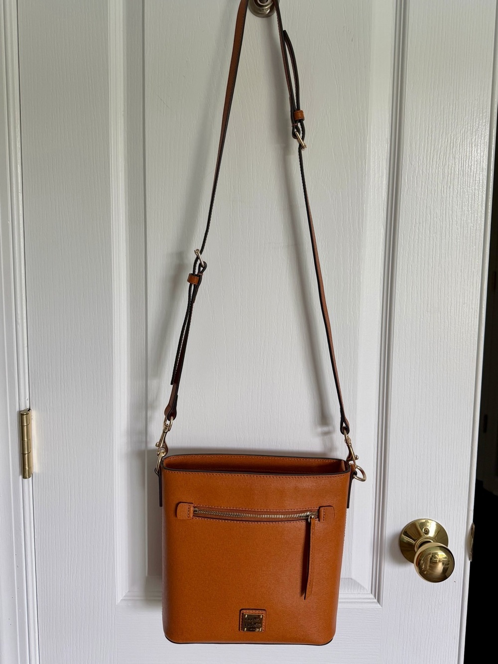 Like New Dooney & Bourke Tan Saffiano Leather Crossbody Bag - Adjustable Strap